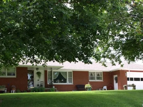 924 N Main St, Abingdon, IL 61410