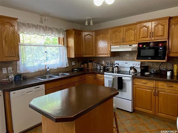 3rd image of 232 Morrison Dr
