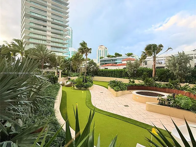 300 S Pointe Dr #2806 — Photo 47