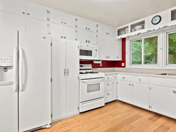 359 3rd St, Clear Lake, WI 54005