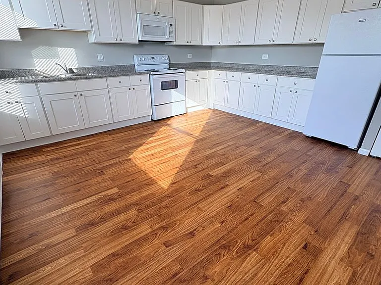 5000 W Madison St — Photo 6
