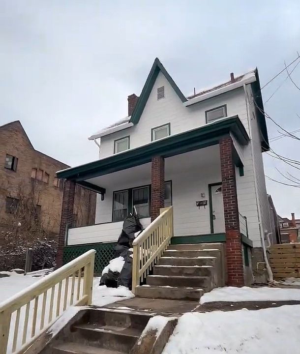 1st image of 745 Franklin Ave