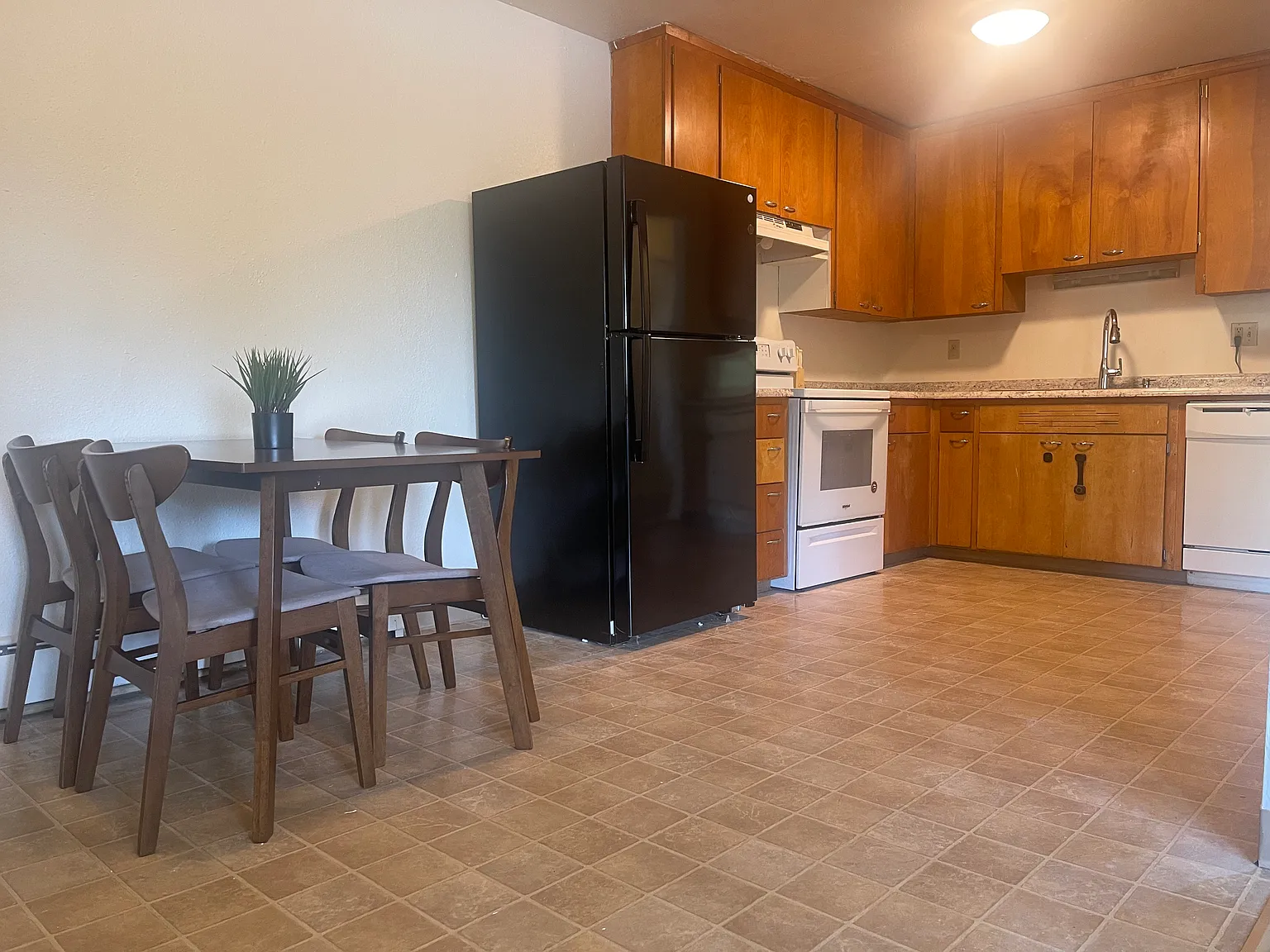1741 Beaver Pl — Photo 2