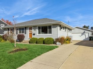 407 31st St NW, Cedar Rapids, IA 52405