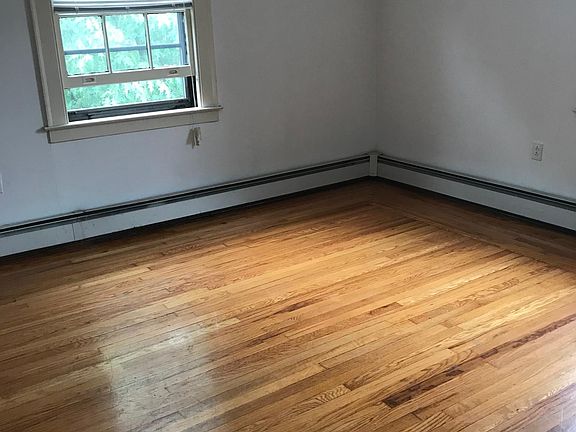 4th image of 363 Alden Ave Floor 2