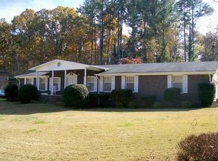 611 Lara Ln, Anniston, AL 36206