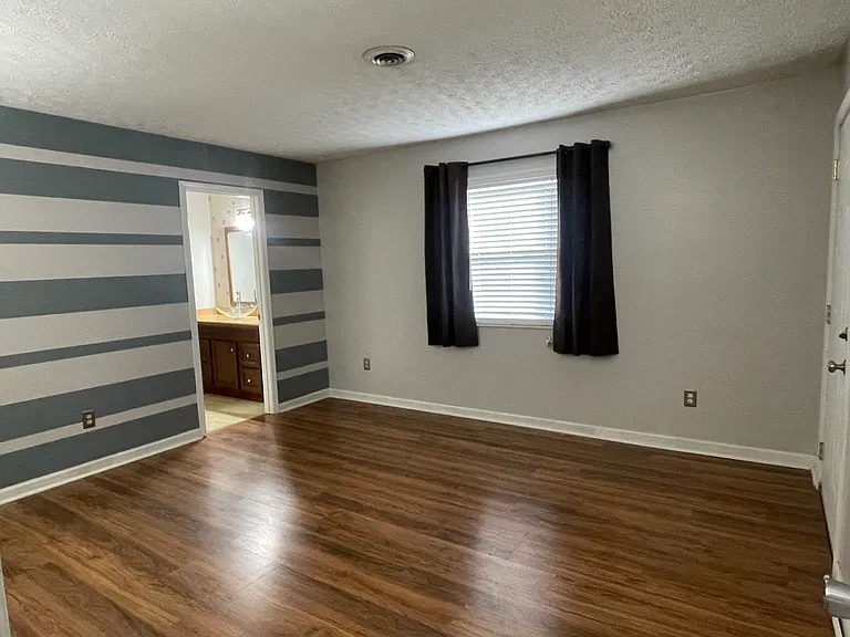 7634 Chatham Cir — Photo 8