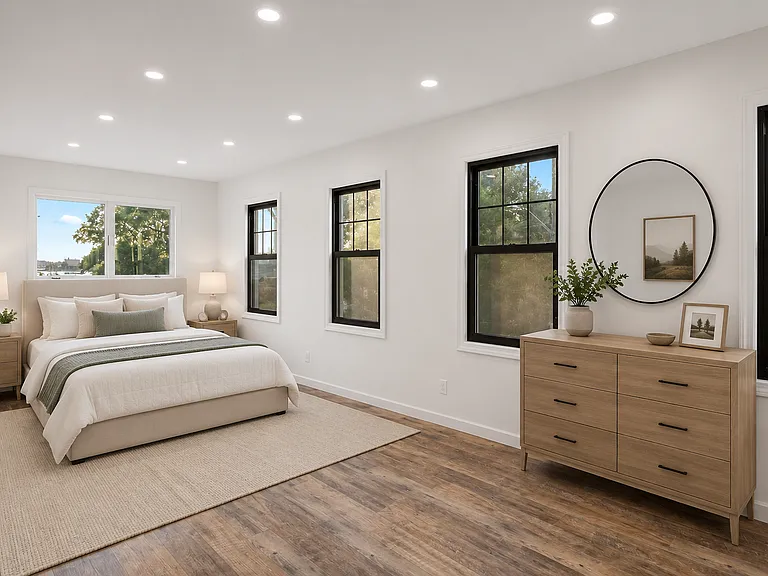 90 Ditmars St — Photo 14