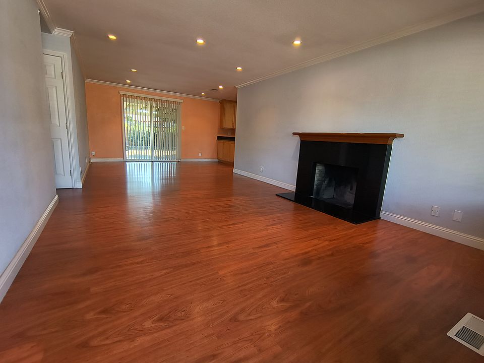 1st image of 39639 Logan Dr