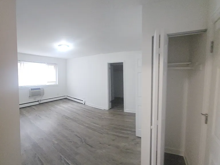 6211 N Kenmore Ave #204 — Photo 5