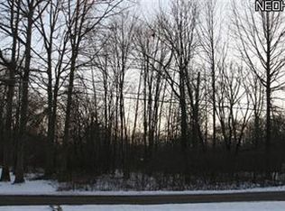 17570 Lakewood Ave, Lake Milton, OH 44429
