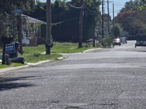 Exterior Neighborhood (street photo)