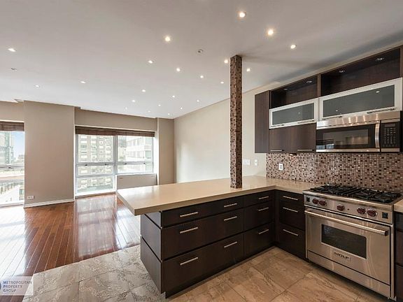 5th image of 415-423 E 54th St #12A