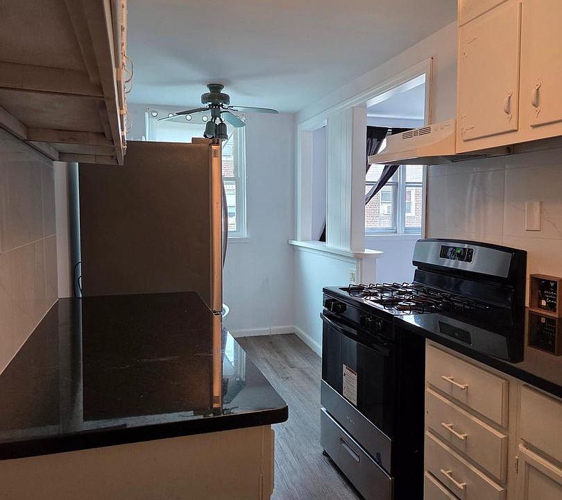 2nd image of 6346 Eastwood St