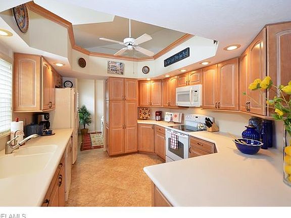 3rd image of 26920 Wedgewood Dr APT 306