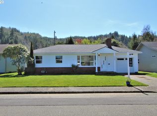 2520 Gardens Ave, Reedsport, OR 97467