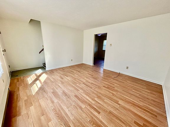 3rd image of 190 Macey Ave #7
