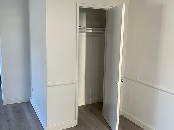 3rd image of 139 N Oxford Ave #7