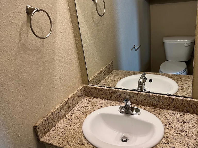414 E Waco Pl — Photo 14