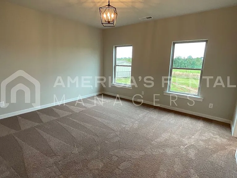 486 Andrew Dr — Photo 9