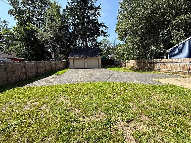 546 1st Ct — Photo 5