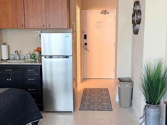 3rd image of 1909 S Atlantic Ave #620
