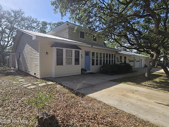 2nd image of 137 NW 9th Street