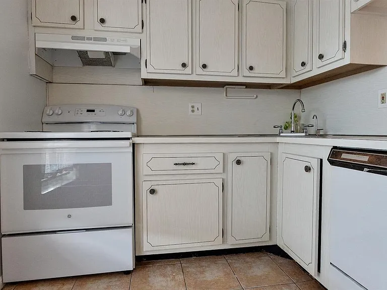 5890 NW 64th Ave #308 — Photo 12