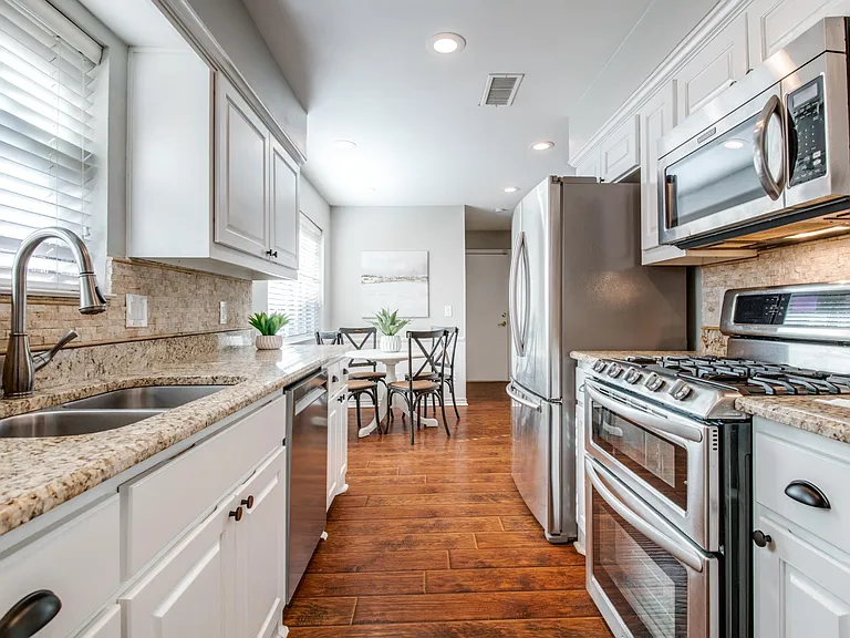 519 Lawnmeadow Dr — Photo 8