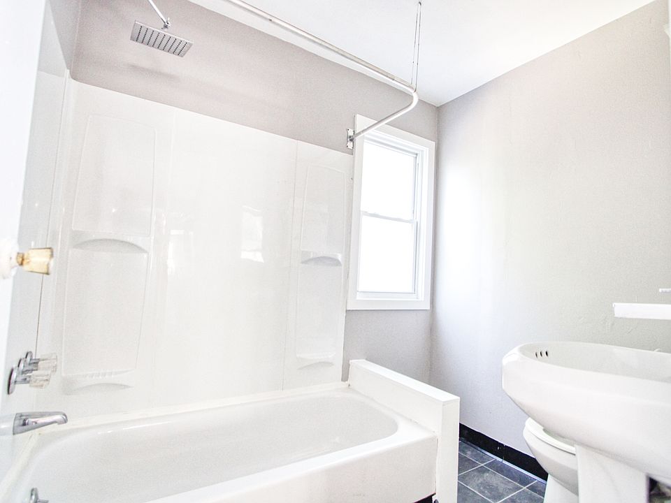 1st image of 170 Esser Ave APT 1