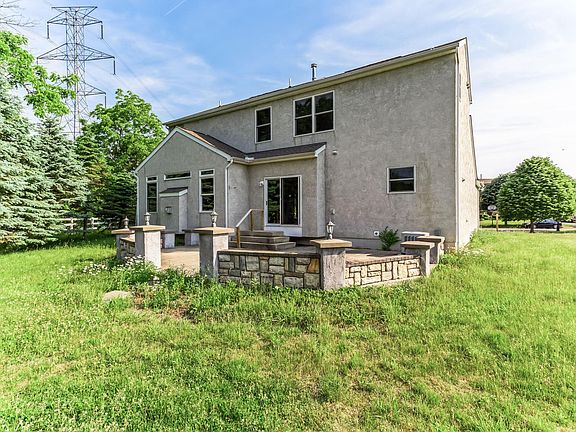 4th image of 6351 Carriann Ct