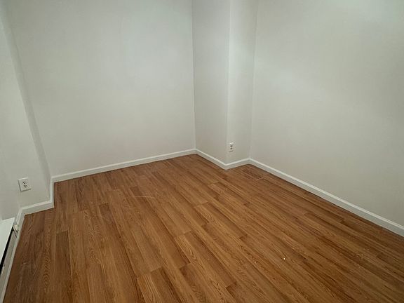 4th image of 2225 S 7th St Floor 2