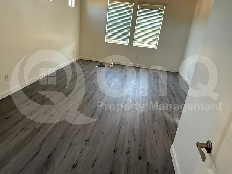 1195 E Gail Dr — Photo 9