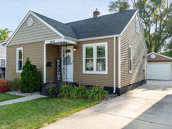 3rd image of 3430 Mackinaw St