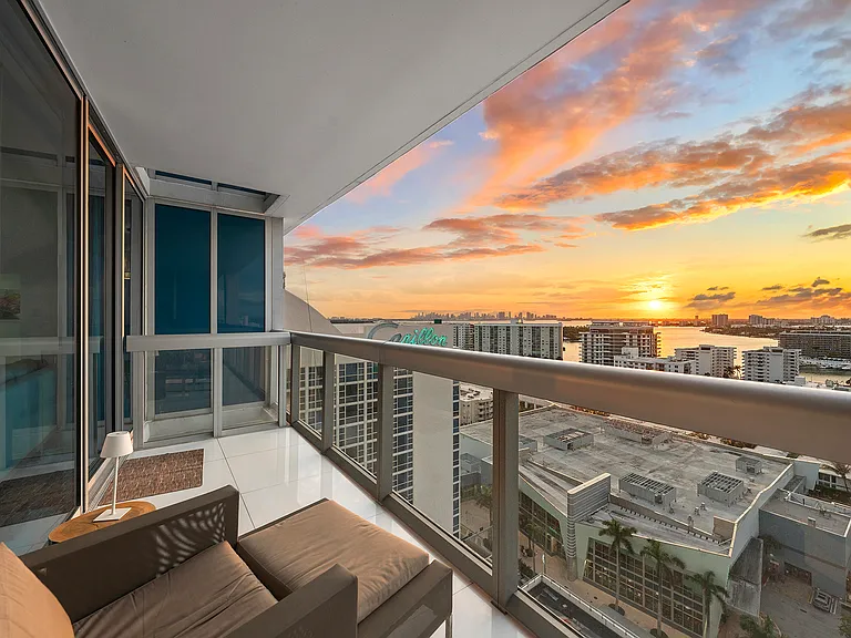 6899 Collins Ave #1810 — Photo 11