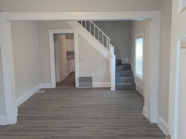 625 Arbor Ave — Photo 2