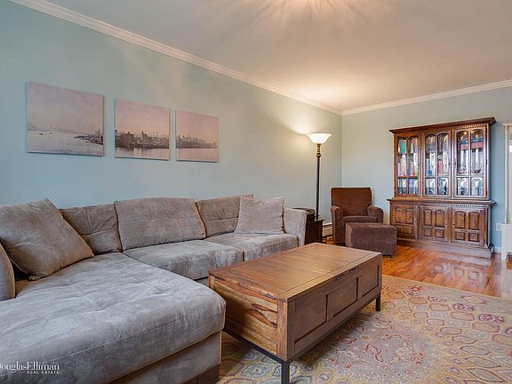 5th image of 43 Madison Park Gdns #U