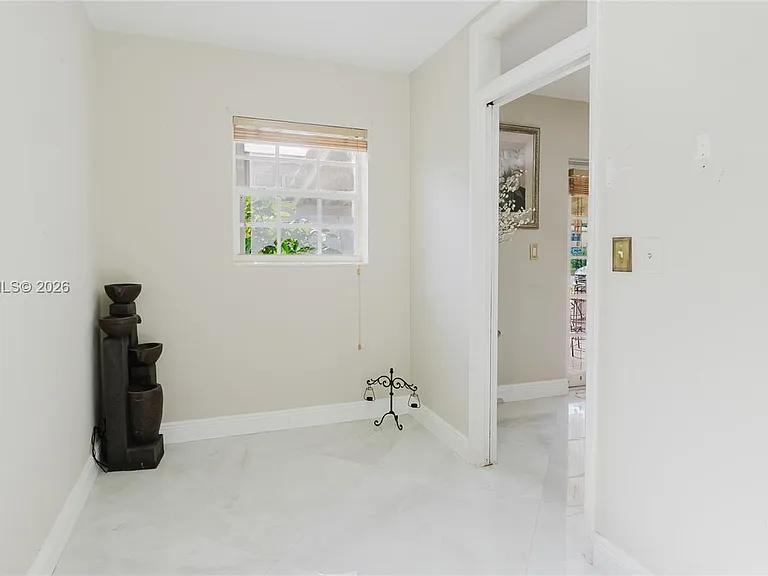 1300 NE 204th St — Photo 11
