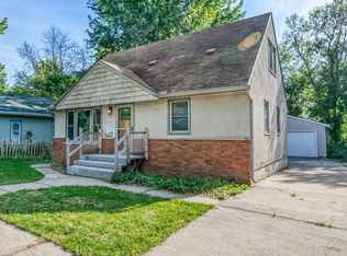 1066 Kilburn St, Saint Paul, MN 55103