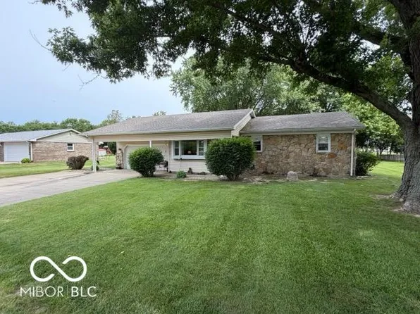 420 Phelps Dr, New Castle, IN 47362