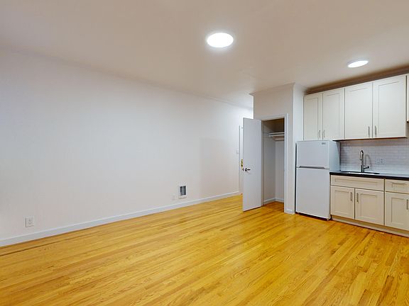 3rd image of 147 Fell St #103