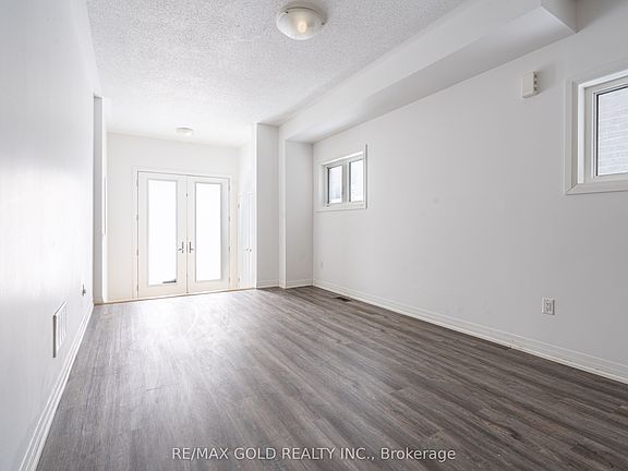 5th image of 18 Haydrop Rd