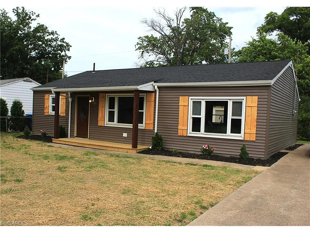 435 Woodridge Rd photo 1