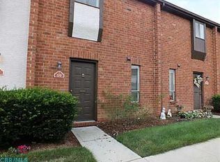 69 Merlin Dr, Westerville, OH 43081