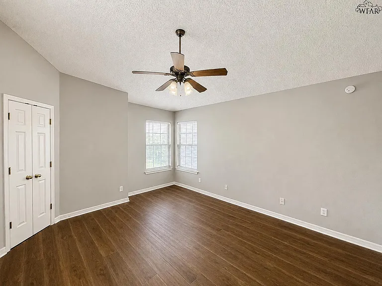 5201 Pebblestone Dr — Photo 13
