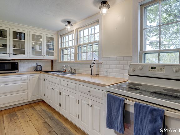 4th image of 58 Tower Hill Road
