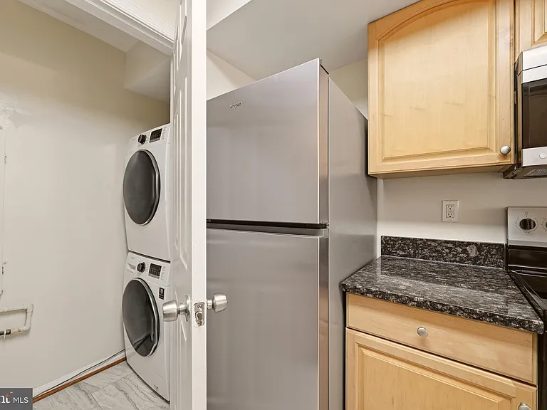 2505 McVeary Ct #11D — Photo 12
