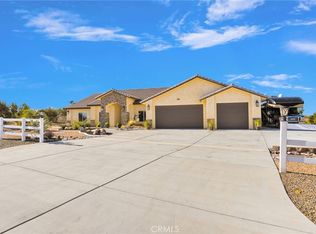 8140 Heartland Cir, Oak Hills, CA 92344