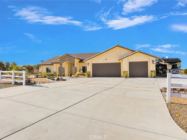 8140 Heartland Cir, Oak Hills, CA 92344