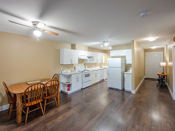 3rd image of 640 Main St #309